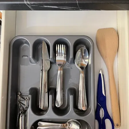 Tsiri شقة إيريسوس